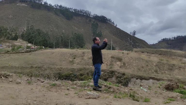 Field record — Risk analysis of ravines and flood-prone areas for the Ambato Early Warning and Monitoring System
