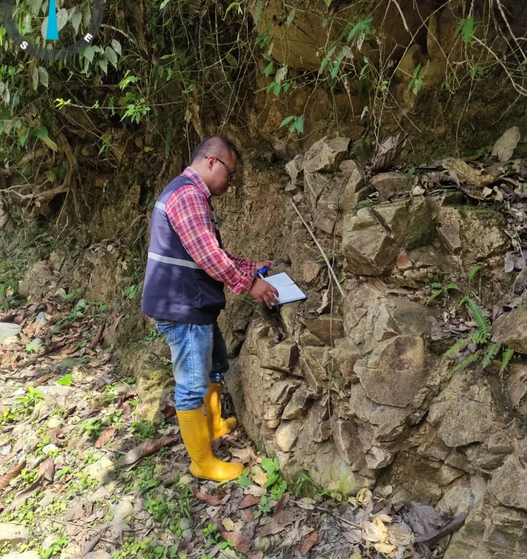 Field record — Geotechnical exploration — Curipamba mining project: geotechnical and geological studies for hydrogeological wells